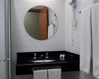 Cristal Palace Inn - Lins - Bad