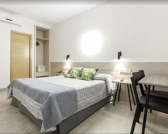 Hostal Castilla II Puerta del Sol - Madrid - Habitación
