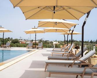 Dar Aïcha - Tazarka - Korba - Piscine