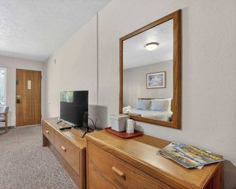 Eagle Motel Suite 114 - Manitou Springs