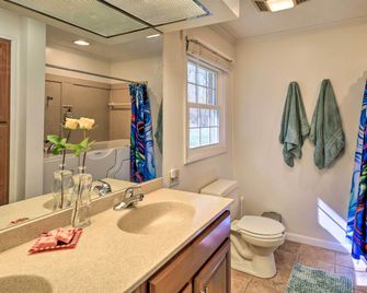 Lakefront Kingsport Home w/ Private Hot Tub! - Kingsport