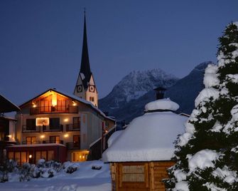 Hotel Goldener Stern - Abtenau - Будівля