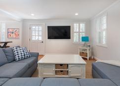 45A Pleasant St - Nantucket - Living room