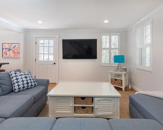 45A Pleasant St - Nantucket - Living room