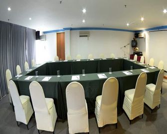 kawan hotel - Sibu - Sala de reuniões