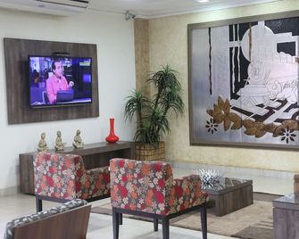 Larison Hotéis - Porto Velho - פורטו וליו - סלון