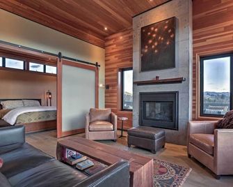 Rain's End-Breathtaking Views, Close to Winthrop! - Winthrop - Living room