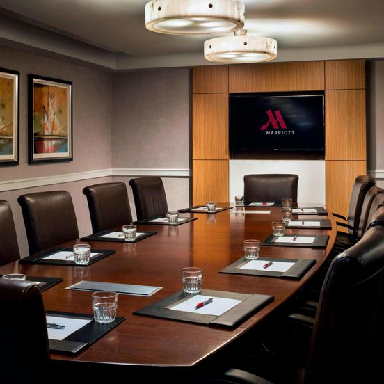 Boston Marriott Newton image 1
