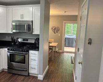 Peaceful 2-bedroom condo in Concord right off I-93 - Concord - Küche
