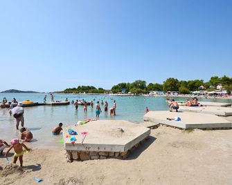 Apartment Goge - Vodice - Bãi biển