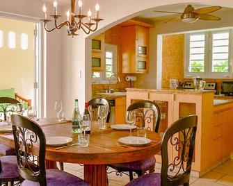 Villa Serena - San Juan - Dining room