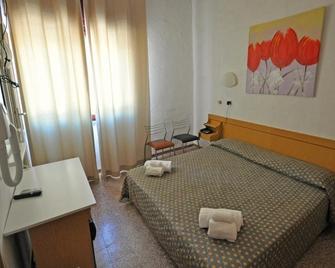 Hotel Aurora - Cecina - Slaapkamer