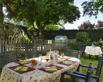 Le Dauphine - Сальбрі - Патіо