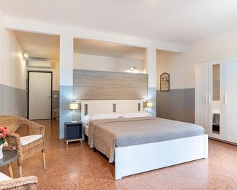 Marinali Rooms - Bassano del Grappa - Schlafzimmer