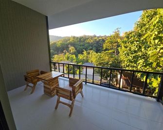 Lamtam Maesa Homestay - Mae Rim - Balcón