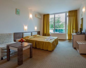 Esperanto Hotel - נסבאר - חדר שינה