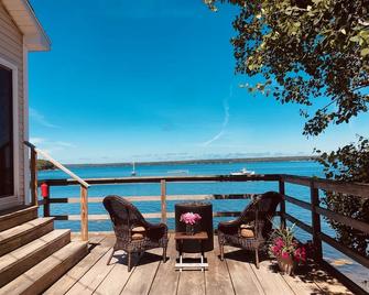 Idle Hour - Dramatic Direct Oceanfront, 2 bed 2 bath - Surry - Balcón