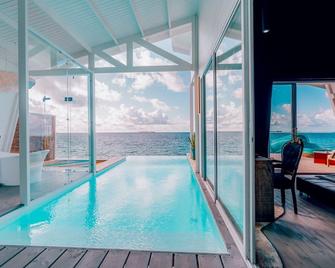 Oaga Art Resort - Malé - Pool