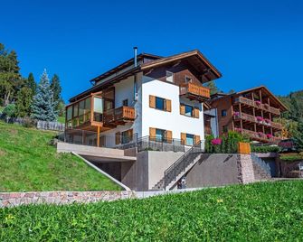 Apartment Sellablick - Ortisei - Building