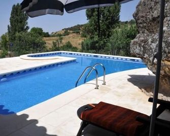 CR El Charquillo Lina for 4 people - Alcaraz - Piscina