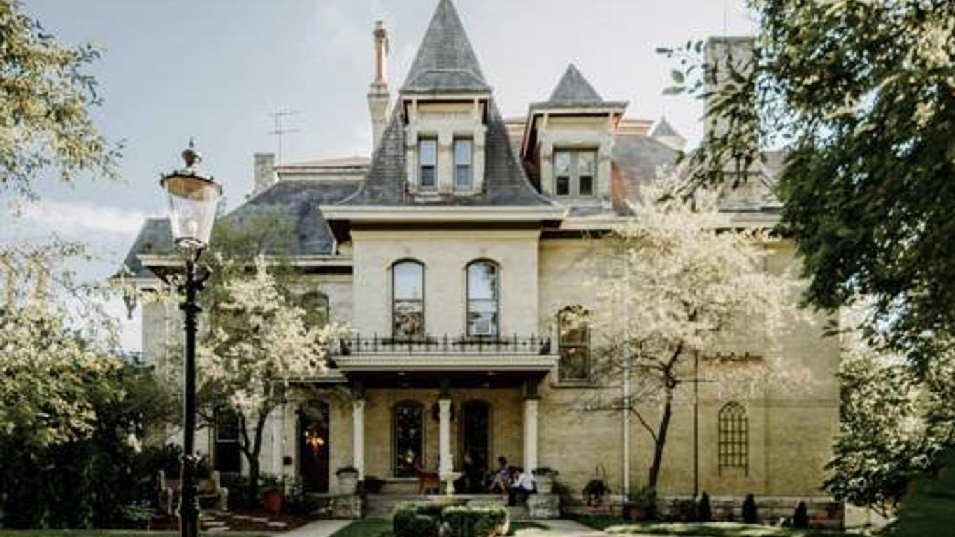 Inn at Pine Terrace