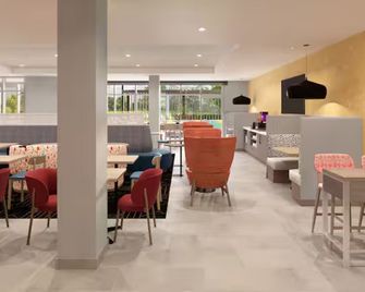 Home2 Suites by Hilton Dickson - Dickson - Restaurace
