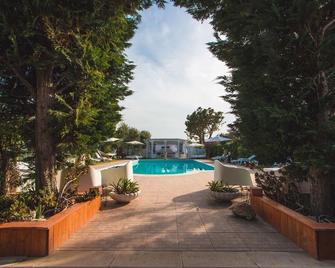 B&B 'Posta di Colonna' - Trani - Piscina