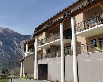 Duplex pour 6 pers. avec terrasse à Jausiers - Jausiers - Будівля