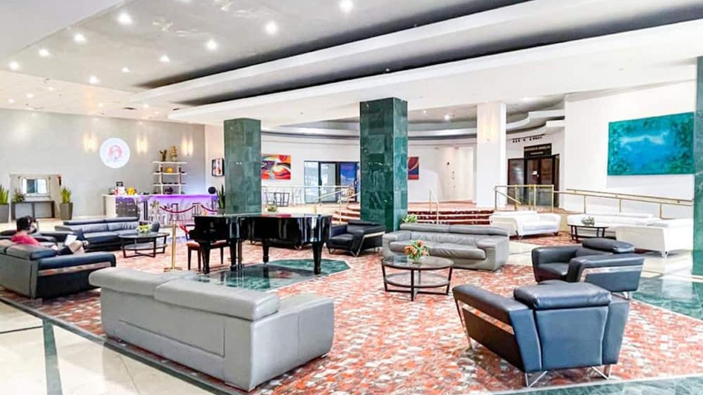 Ocean Front Casablanca Studios With Full Kitchens & Beach Access By Bl Rentals