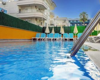 Kleopatra Arsi Hotel - Alanya - Bể bơi