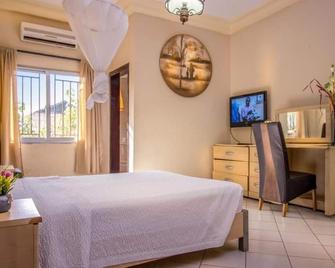 سي فيو جاردنز هوتل - سيريكوندا - غرفة نوم