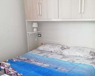 Bed And Breakfast Stefania - Giulianova - Schlafzimmer