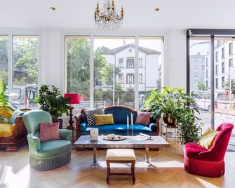 Visionapartments Vevey - Contactless Check-In - Vevey - Lobby