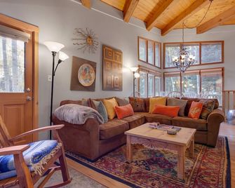 Ski/in-Ski/out Mountain Family Home Sleeps 10 - Taos Ski Valley - Soggiorno