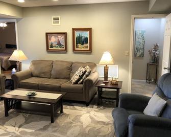 Spacious quiet getaway - Prescott Valley - Living room