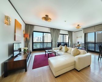 Park Apartments Dubai, an Edge By Rotana Hotel - Dubai - Living room