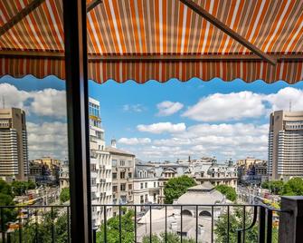 Metropole Apartments - Old City - Bucharest - Balcony