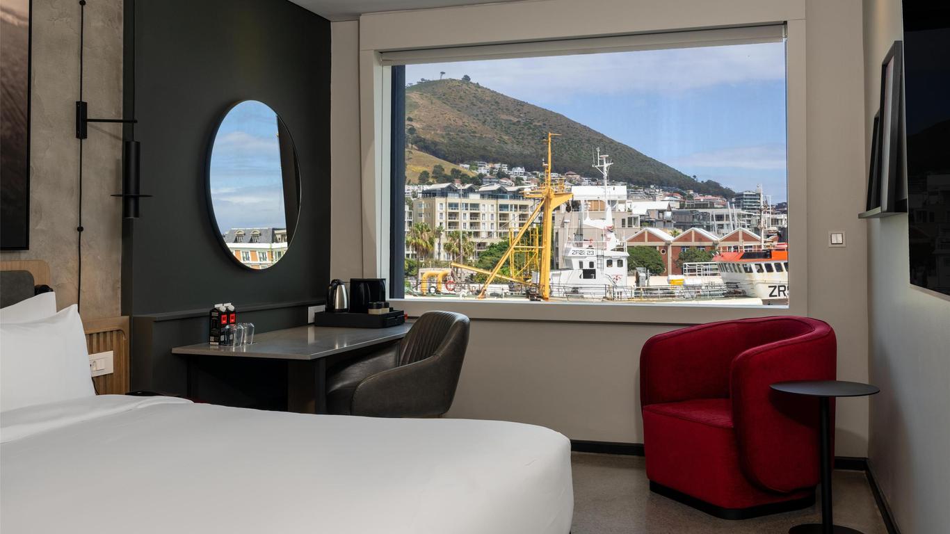Radisson RED Hotel V&A Waterfront Cape Town