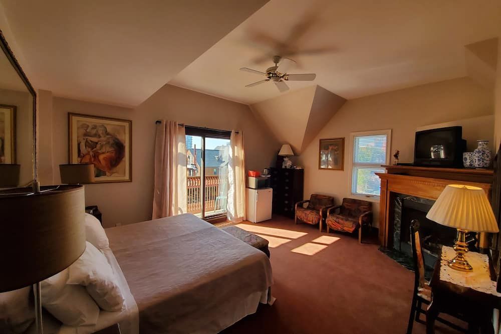 Madison Manor Boutique Hotel