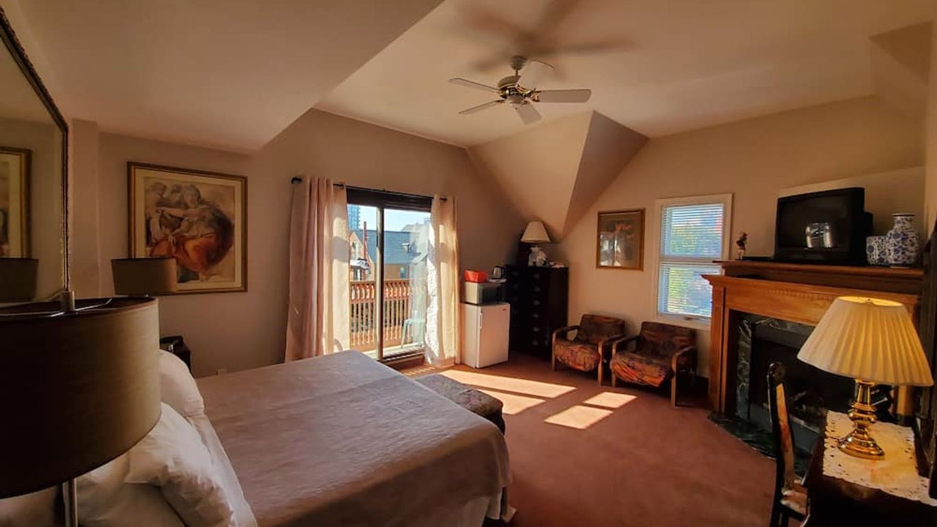 Madison Manor Boutique Hotel