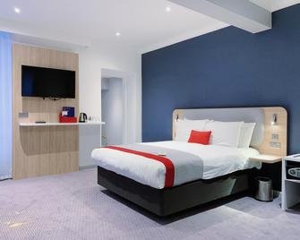Holiday Inn Express London - Victoria By IHG - London - Bedroom