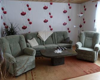 quiet apartment with terrace, spacious and modern, 1500m to the beach - Lohsa - Sala de estar