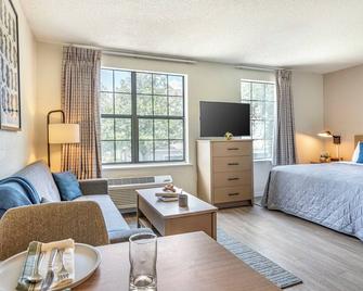 Intown Suites Extended Stay Nashville Tn Madison - Madison - Bedroom