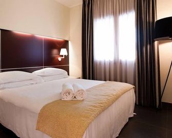 Home Club Suite Hotel - Cosenza - Chambre