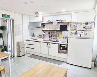 BoA travel house - Seoul - Kitchen