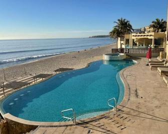 Best Beach Front Condo - Cabo San Lucas - Pool