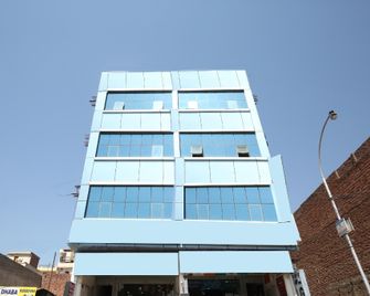 Hotel O Chandigarh - Mohali - Building