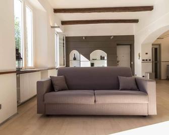 Lungolago Holiday Home - Affitti Brevi Italia - Lecco - Living room