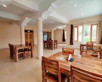 Glacier View Guest House - Leh - Restaurant