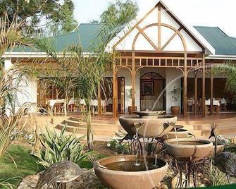 Hlangana Lodge - Oudtshoorn - Patio